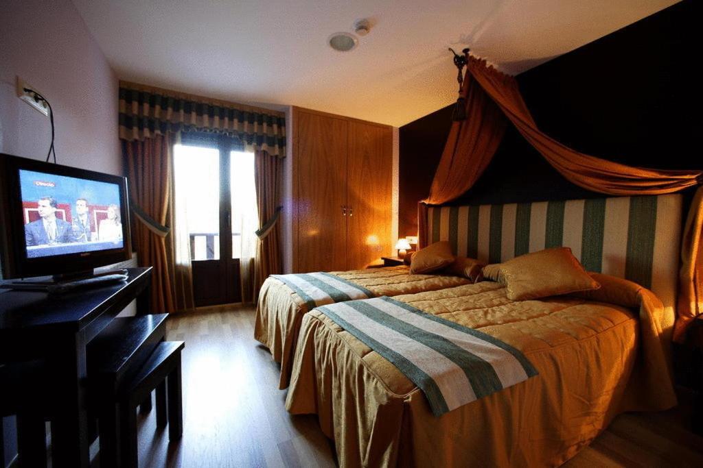 Posada Real La Yensula Эль-Пуэнте Экстерьер фото